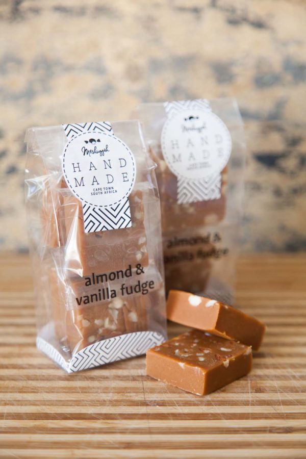 Almond & Vanilla Fudge (4 x blocks) 130g
