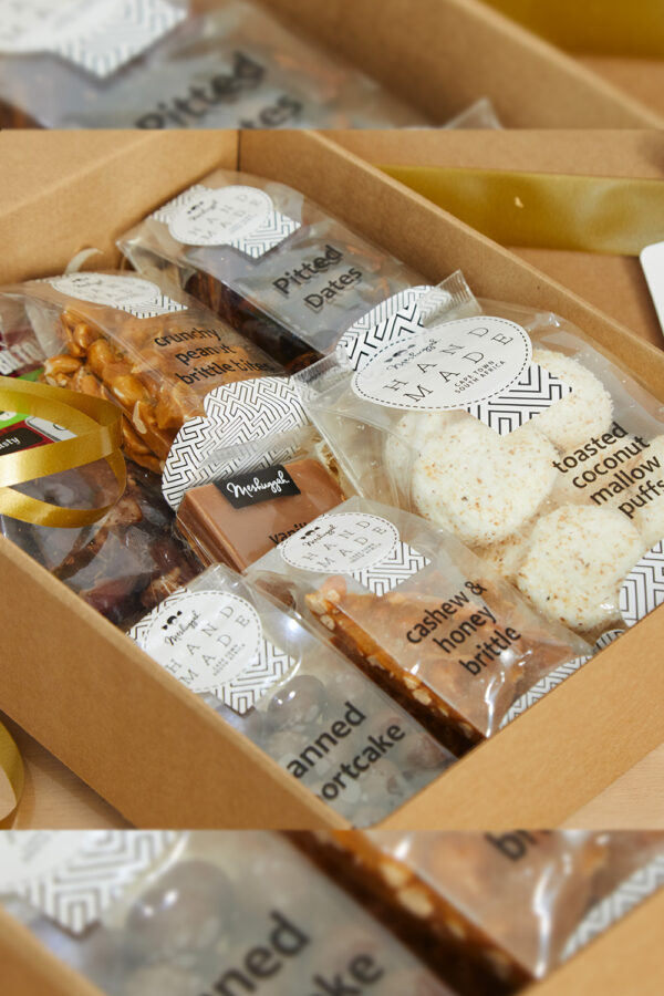 Eid Medium Gift Box - 7 products