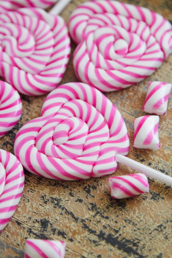 Valentine's Day Lolly Sucker (Large: pink & white) Strawberry - OUT OF STOCK