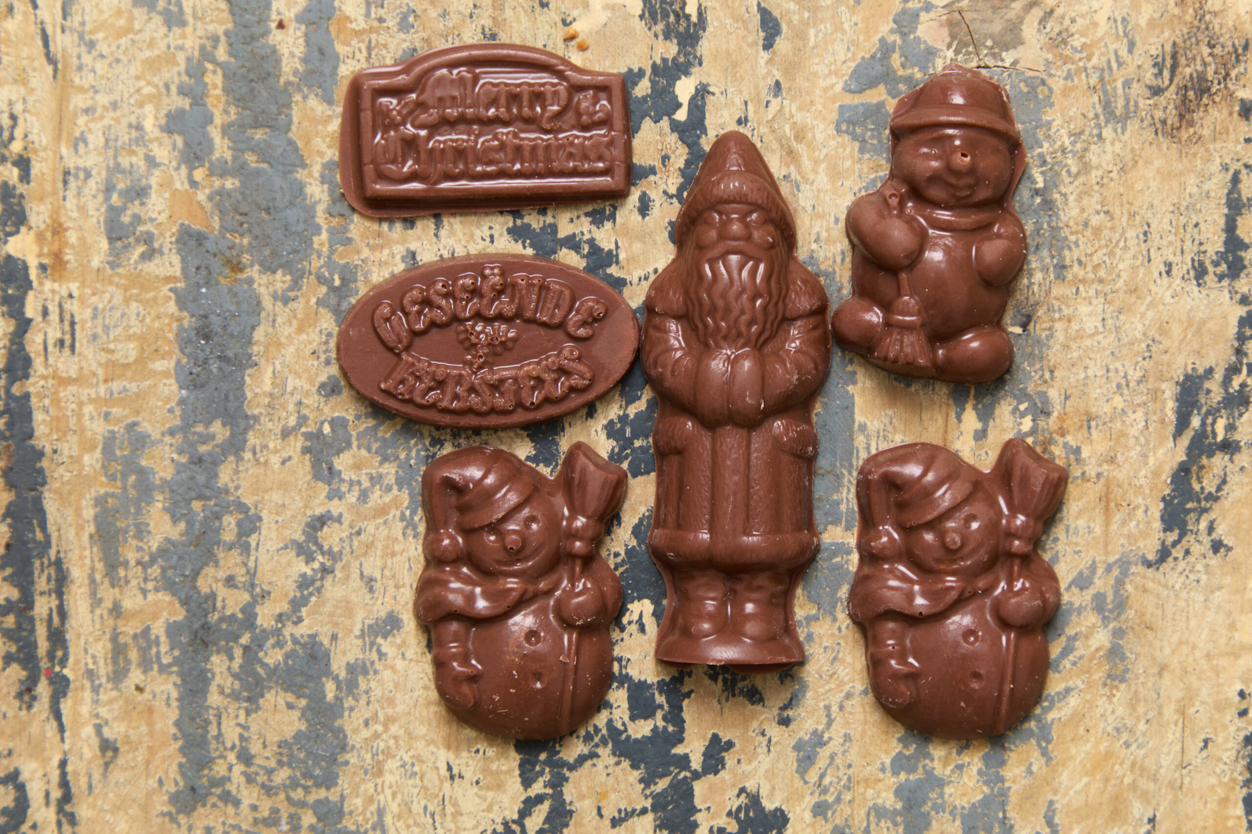 Christmas Belgian Chocolate Mini Festive shapes - in a Tub (80g) - Image 3