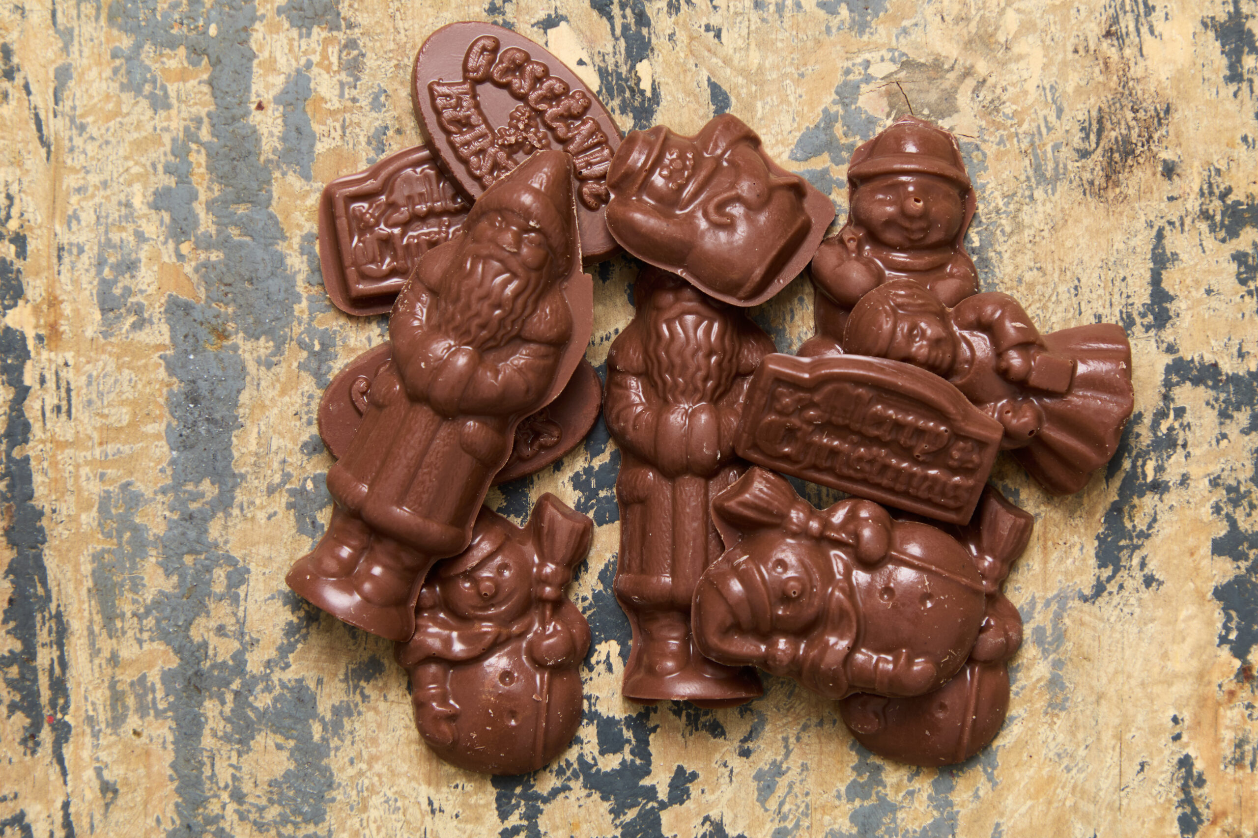 Christmas Belgian Chocolate Mini Festive shapes - in a Tub (80g) - Image 2