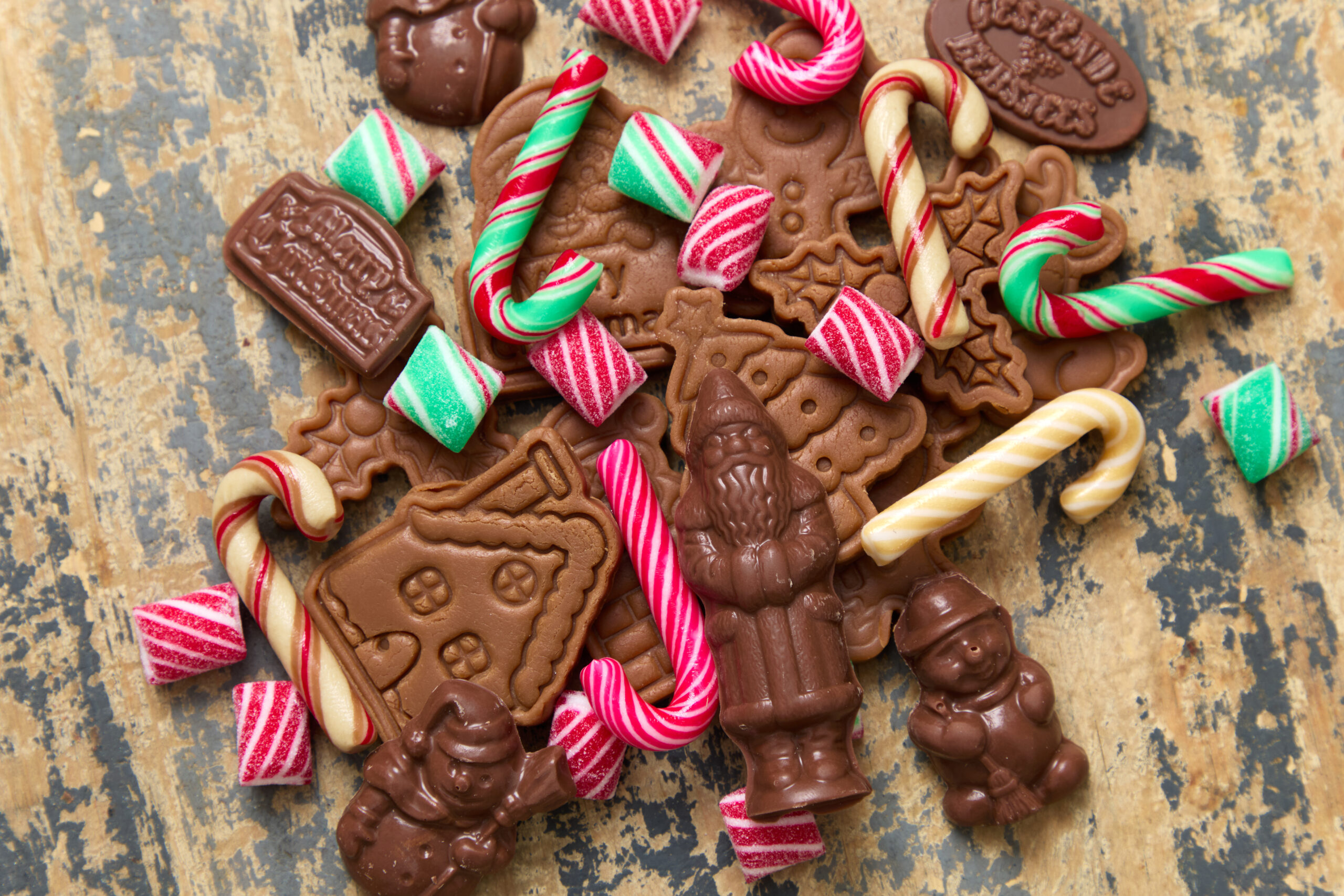 Christmas Belgian Chocolate Mini Festive shapes - in a Tub (80g) - Image 4