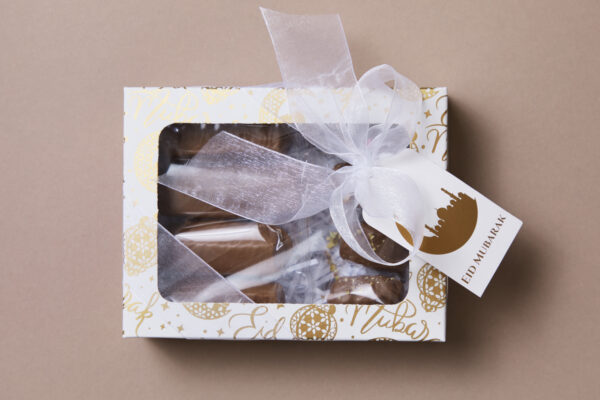 Eid Date & Biscuit Gift Box : Medjool Dates & Shortbread Fingers in Belgian Milk Chocolate